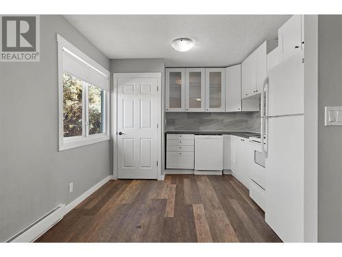 11287 Lodge Road, Lake Country, BC - Indoor Photo Showing Kitchen