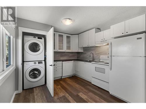 11287 Lodge Road, Lake Country, BC - Indoor Photo Showing Laundry Room