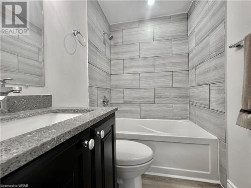 142 Fairway Road N Unit# Upper, Kitchener, ON - Indoor Photo Showing Bathroom