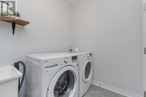 49 Walter Proctor Road, East Gwillimbury, ON - Indoor Photo Showing Laundry Room