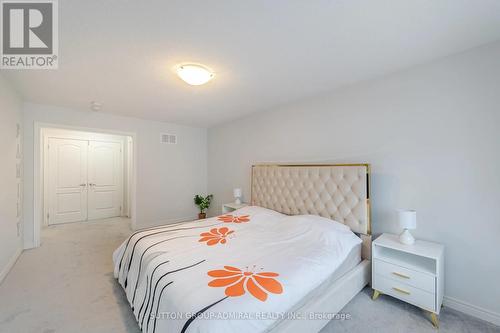 49 Walter Proctor Road, East Gwillimbury, ON - Indoor Photo Showing Bedroom