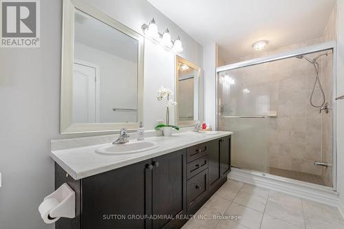 49 Walter Proctor Road, East Gwillimbury, ON - Indoor Photo Showing Bathroom