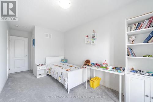 49 Walter Proctor Road, East Gwillimbury, ON - Indoor Photo Showing Bedroom