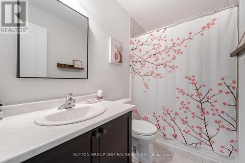 49 Walter Proctor Road, East Gwillimbury, ON - Indoor Photo Showing Bathroom