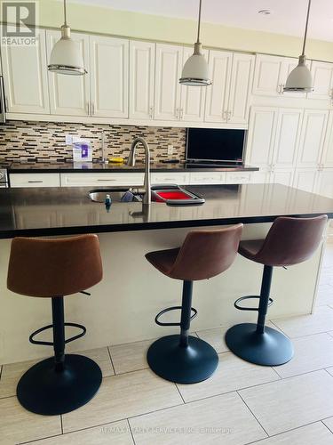 4 Settler Court, Brampton, ON - Indoor Photo Showing Kitchen