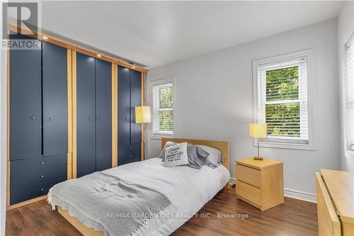 444 Webber Road, Pelham, ON - Indoor Photo Showing Bedroom