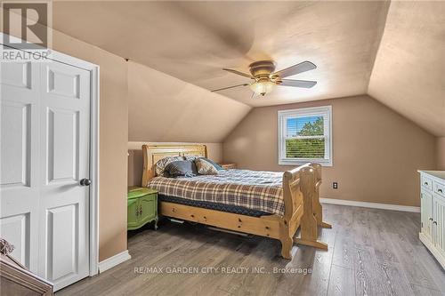 444 Webber Road, Pelham, ON - Indoor Photo Showing Bedroom