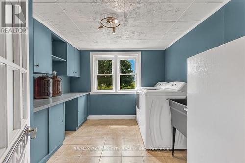 444 Webber Road, Pelham, ON - Indoor Photo Showing Laundry Room