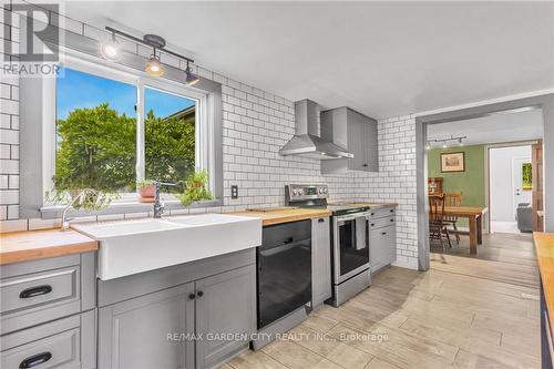 444 Webber Road, Pelham, ON - Indoor Photo Showing Kitchen