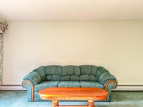 817 Fourth Street, Nelson, BC - Indoor Photo Showing Living Room