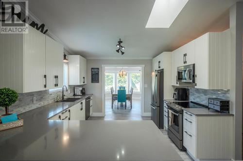 5207 Oleander Drive, Osoyoos, BC - Indoor Photo Showing Kitchen With Double Sink With Upgraded Kitchen