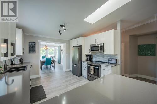 5207 Oleander Drive, Osoyoos, BC - Indoor Photo Showing Kitchen With Upgraded Kitchen