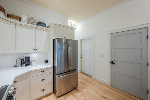 108-2629 Cornwall Drive, Penticton, BC - Indoor Photo Showing Kitchen