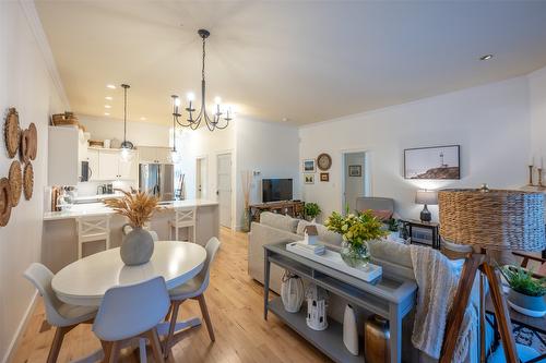 108-2629 Cornwall Drive, Penticton, BC - Indoor Photo Showing Dining Room