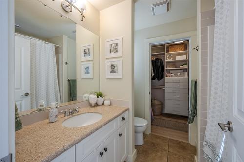 108-2629 Cornwall Drive, Penticton, BC - Indoor Photo Showing Bathroom