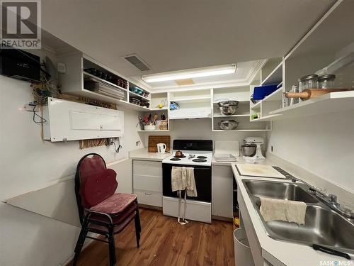 217 Railway Avenue, Hafford, SK - Indoor Photo Showing Kitchen With Double Sink