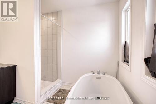 17 Harvest Crescent, Barrie, ON - Indoor Photo Showing Bathroom