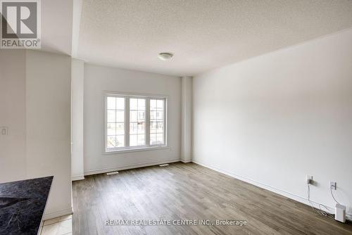 17 Harvest Crescent, Barrie, ON - Indoor Photo Showing Other Room