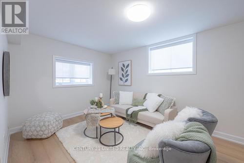 945 Bamford Terrace, Peterborough (Northcrest), ON - Indoor Photo Showing Living Room