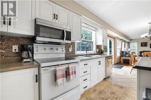 121 Pheasant Run, Calabogie, ON - Indoor Photo Showing Kitchen