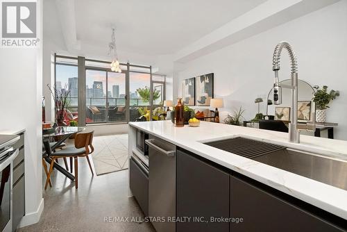 506 - 549 King Street E, Toronto (Moss Park), ON - Indoor Photo Showing Kitchen