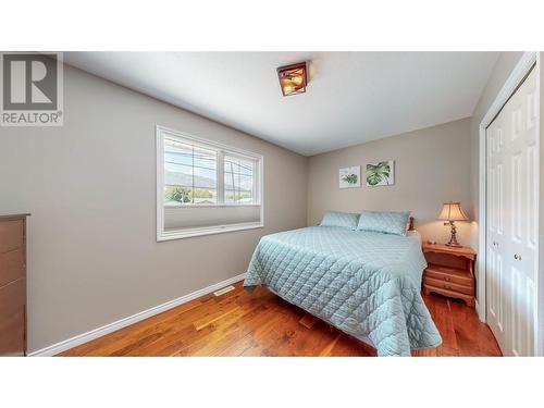 1021 Maple Street, Okanagan Falls, BC - Indoor Photo Showing Bedroom