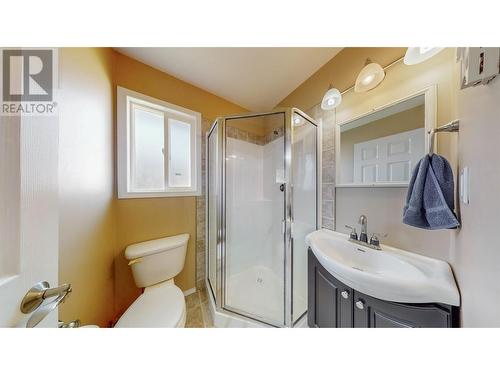 1021 Maple Street, Okanagan Falls, BC - Indoor Photo Showing Bathroom