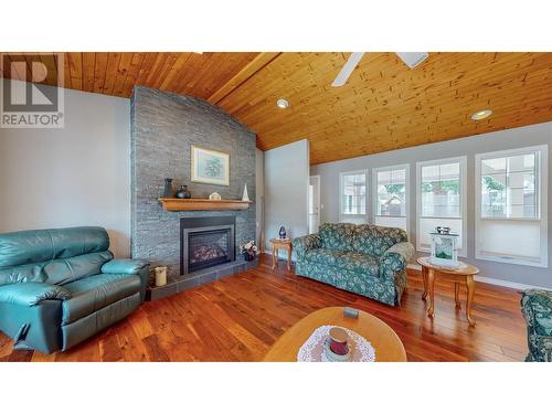 1021 Maple Street, Okanagan Falls, BC - Indoor Photo Showing Living Room With Fireplace