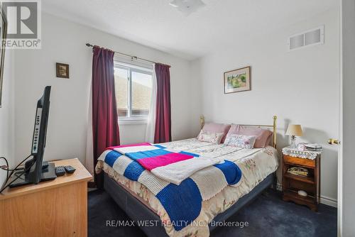 24 Todd Drive, Barrie (Innis-Shore), ON - Indoor Photo Showing Bedroom