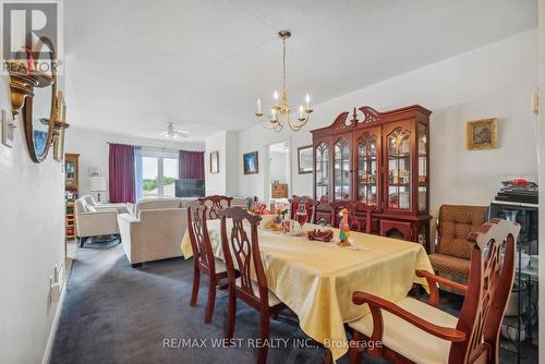 24 Todd Drive, Barrie (Innis-Shore), ON - Indoor Photo Showing Dining Room