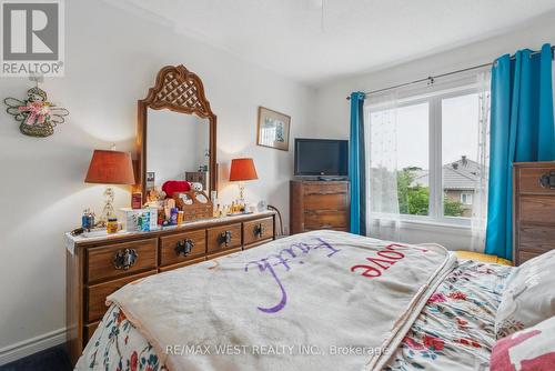 24 Todd Drive, Barrie (Innis-Shore), ON - Indoor Photo Showing Bedroom