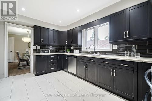 60 Scott Street, Brampton, ON - Indoor Photo Showing Kitchen