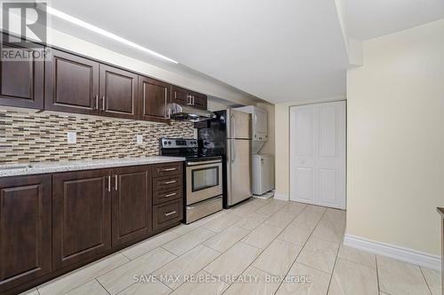 60 Scott Street, Brampton, ON - Indoor Photo Showing Kitchen