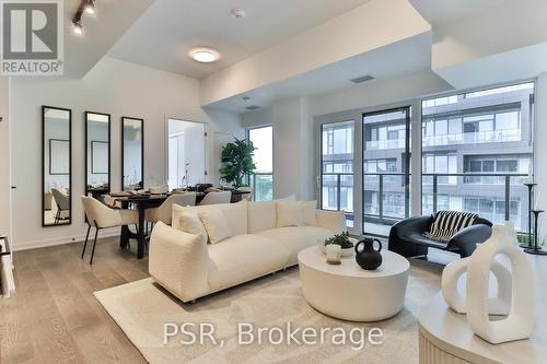 604 - 10 Graphophone Grove, Toronto (Dovercourt-Wallace Emerson-Junction), ON - Indoor Photo Showing Living Room