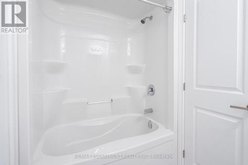 207 - 2620 Binbrook Road, Hamilton (Binbrook), ON - Indoor Photo Showing Bathroom