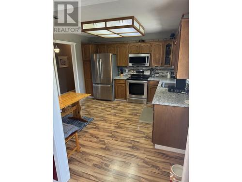 362 Thompson Road, Quesnel, BC - Indoor Photo Showing Kitchen