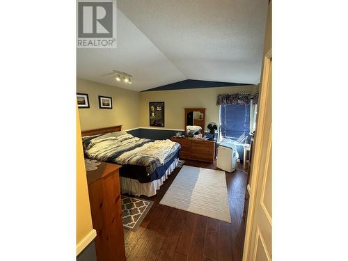 362 Thompson Road, Quesnel, BC - Indoor Photo Showing Bedroom