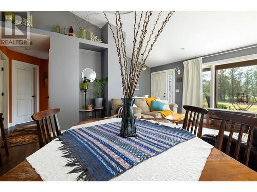 5587 Highway 6, Coldstream, BC - Indoor Photo Showing Dining Room