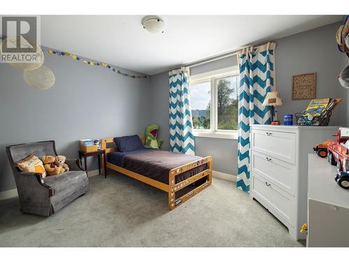 5587 Highway 6, Coldstream, BC - Indoor Photo Showing Bedroom