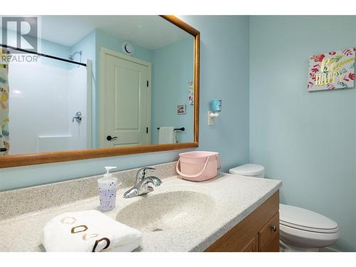 5587 Highway 6, Coldstream, BC - Indoor Photo Showing Bathroom