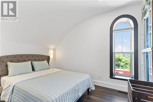 164 Ontario Street, Burk'S Falls, ON - Indoor Photo Showing Bedroom