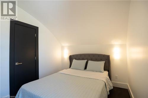 164 Ontario Street, Burk'S Falls, ON - Indoor Photo Showing Bedroom