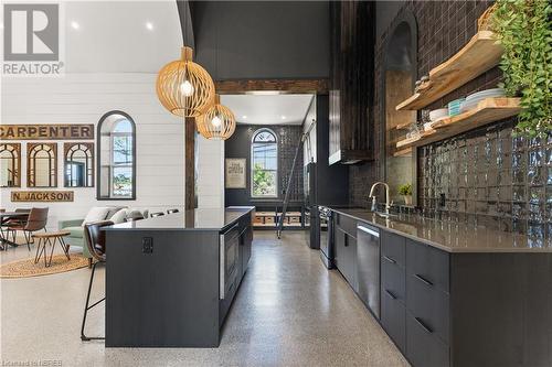 164 Ontario Street, Burk'S Falls, ON - Indoor Photo Showing Kitchen With Upgraded Kitchen