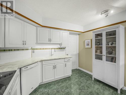 502 - 1818 Cherryhill Road, Peterborough (Monaghan), ON - Indoor Photo Showing Kitchen