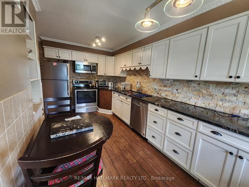 Upper - 390 Gibbons Street, Oshawa, ON - Indoor Photo Showing Kitchen