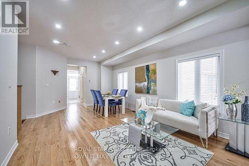 1354 Apollo Street W, Oshawa (Eastdale), ON - Indoor Photo Showing Living Room