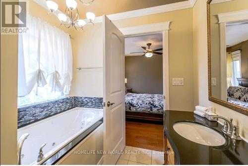 8897 Joseph Court, Niagara Falls, ON - Indoor Photo Showing Bathroom