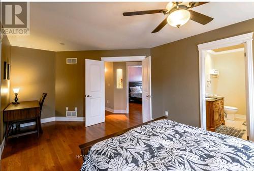 8897 Joseph Court, Niagara Falls, ON - Indoor Photo Showing Bedroom