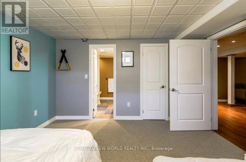 8897 Joseph Court, Niagara Falls, ON - Indoor Photo Showing Bedroom