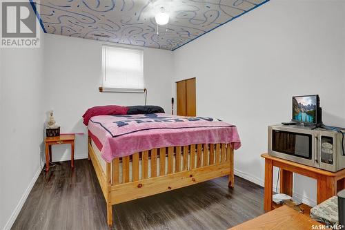 1220 Dewdney Avenue E, Regina, SK - Indoor Photo Showing Bedroom